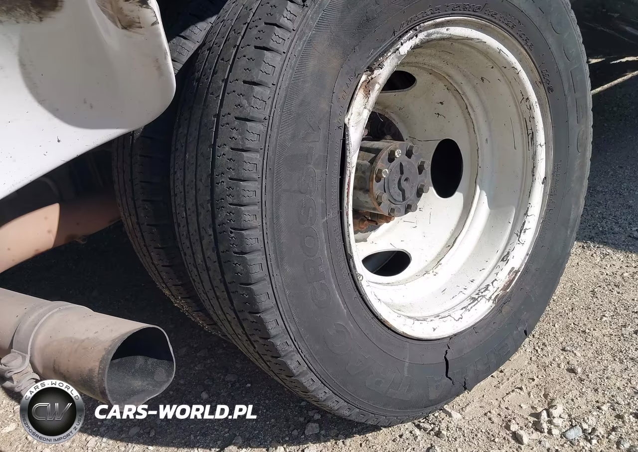 2019 Ford E-350 Cutaway VIN:1FDWE3F68KDC02052 - 15