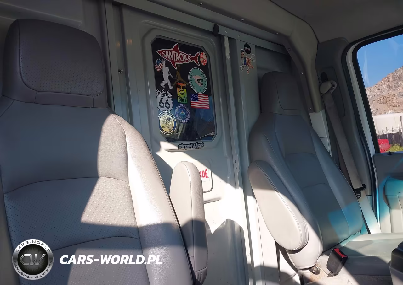 2019 Ford E-350 Cutaway VIN:1FDWE3F68KDC02052 - 6