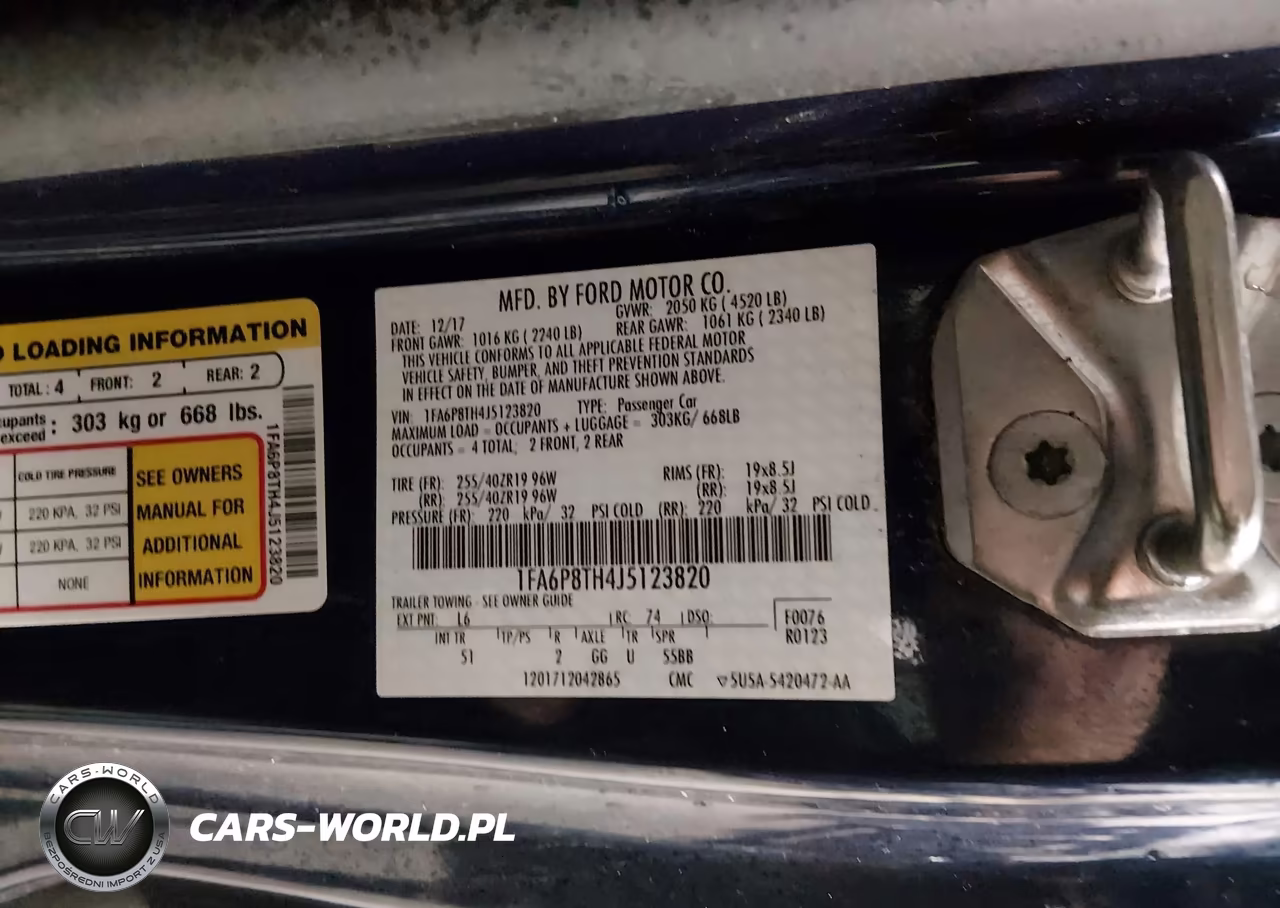 2018 Ford Mustang Ecoboost VIN:1FA6P8TH4J5123820 - 9