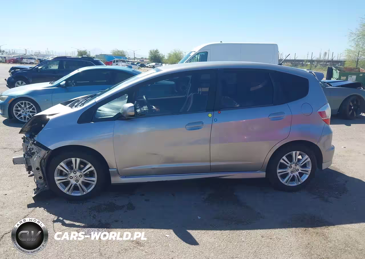 2009 Honda Fit Sport VIN:JHMGE88459S029418 - 15
