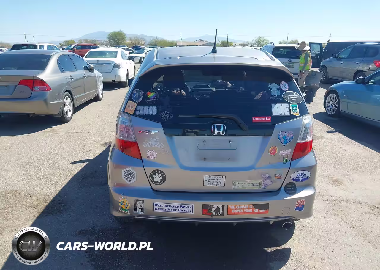 2009 Honda Fit Sport VIN:JHMGE88459S029418 - 17