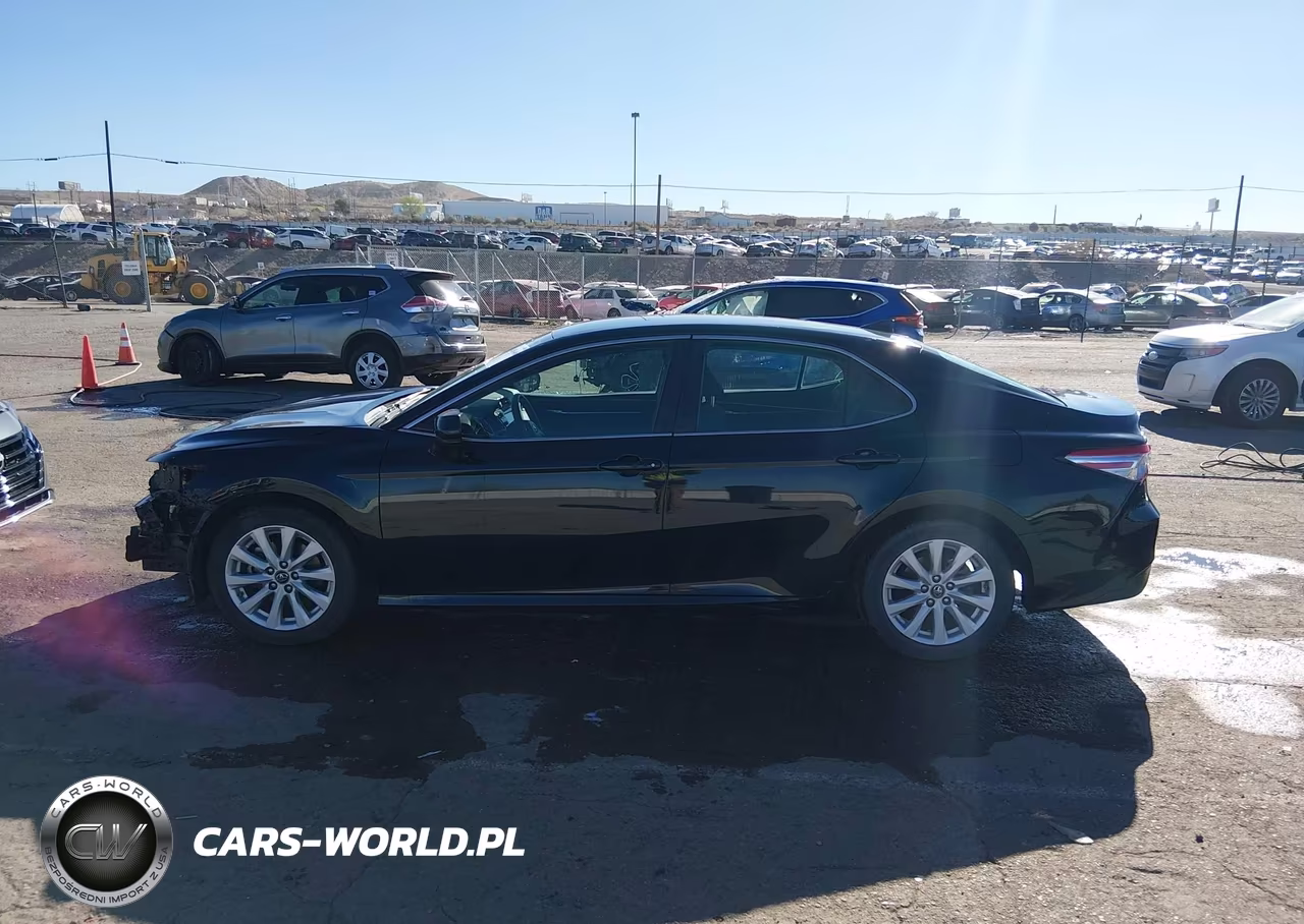2019 Toyota Camry Le VIN:4T1B11HK8KU849589 - 15