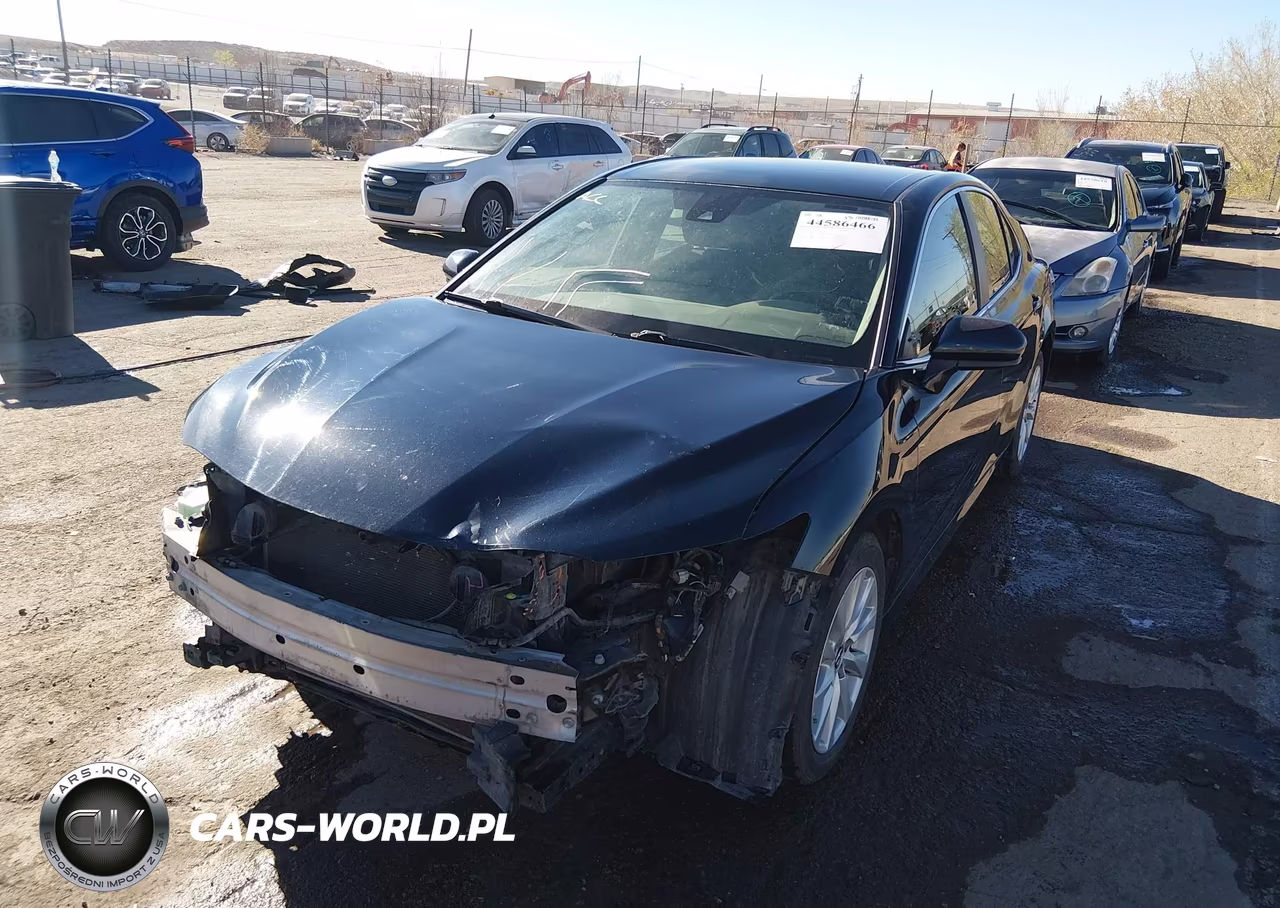 2019 Toyota Camry Le VIN:4T1B11HK8KU849589 - 18