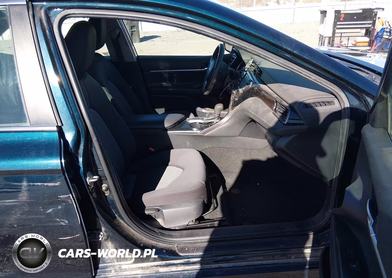 2019 Toyota Camry Le VIN:4T1B11HK8KU849589 - 5