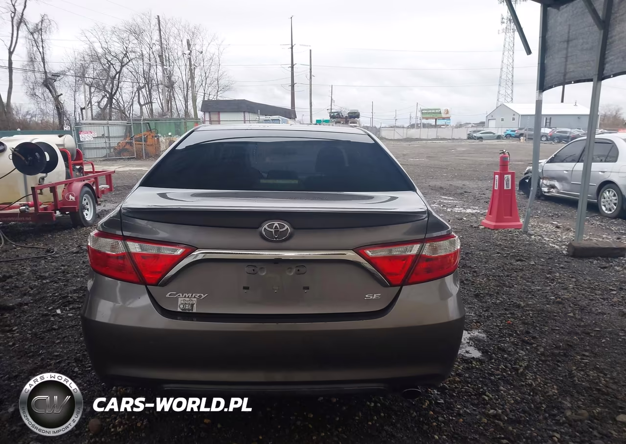 2015 Toyota Camry Se VIN:4T1BF1FK2FU053690 - 16