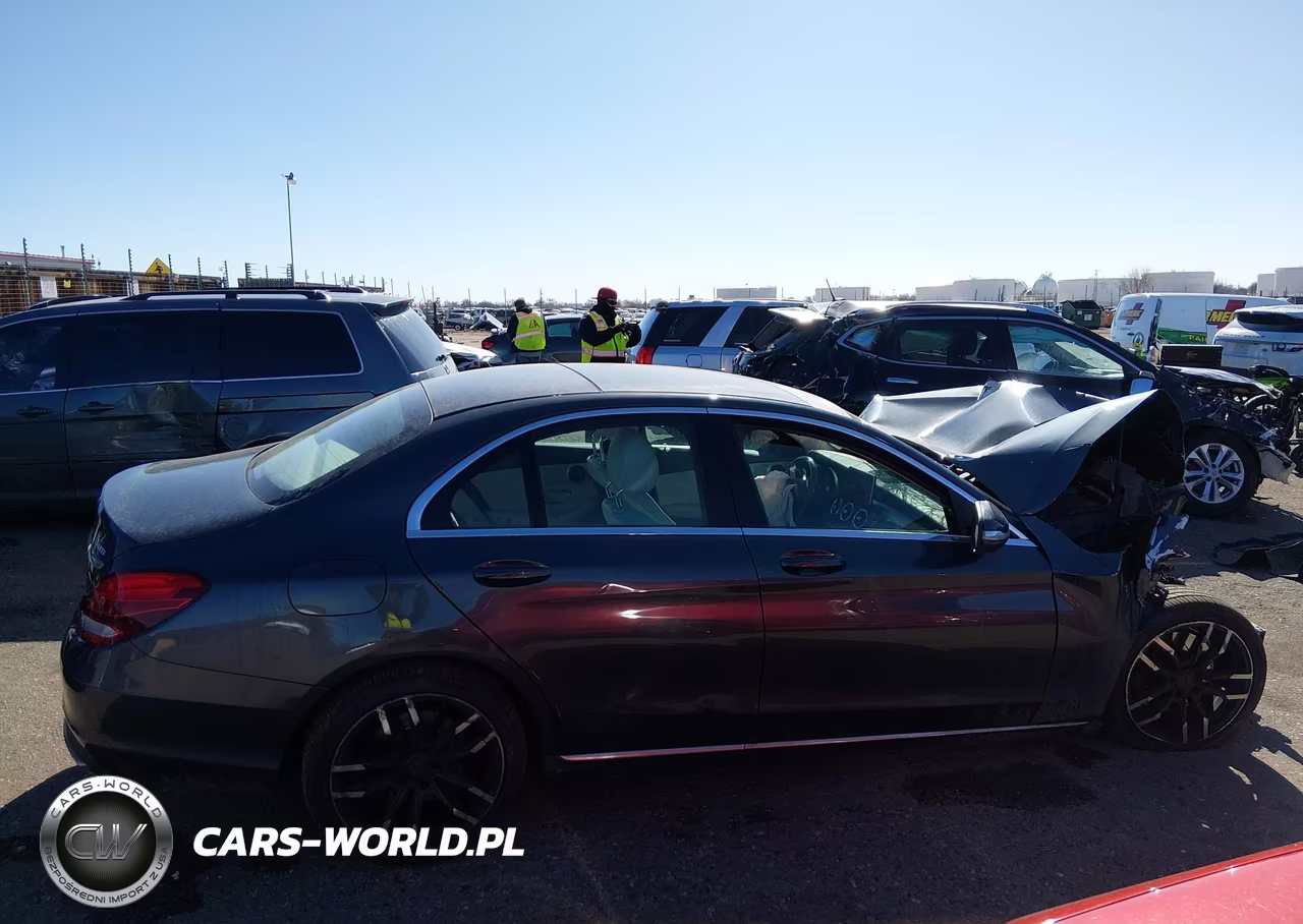 2015 Mercedes-Benz C 300 4Matic VIN:55SWF4KB9FU038916 - 12