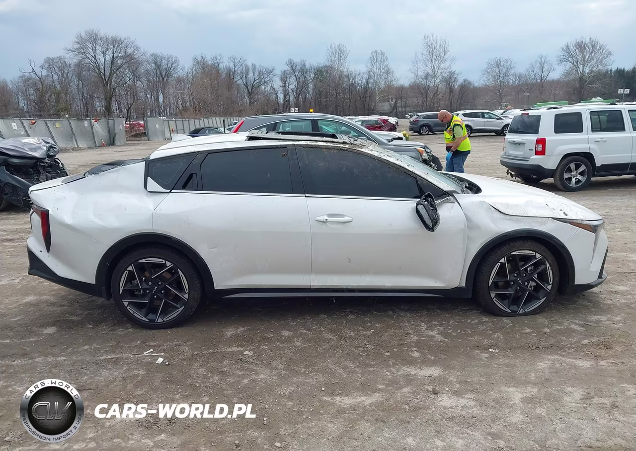 2025 Kia K4 Gt-Line VIN:3KPFW4DE0SE188308 - 13