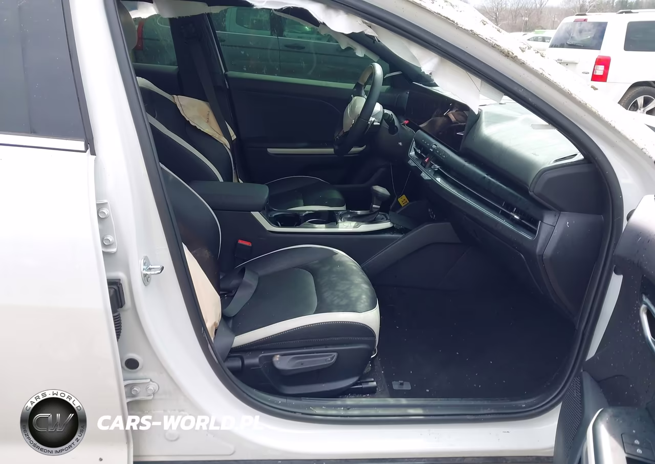 2025 Kia K4 Gt-Line VIN:3KPFW4DE0SE188308 - 5