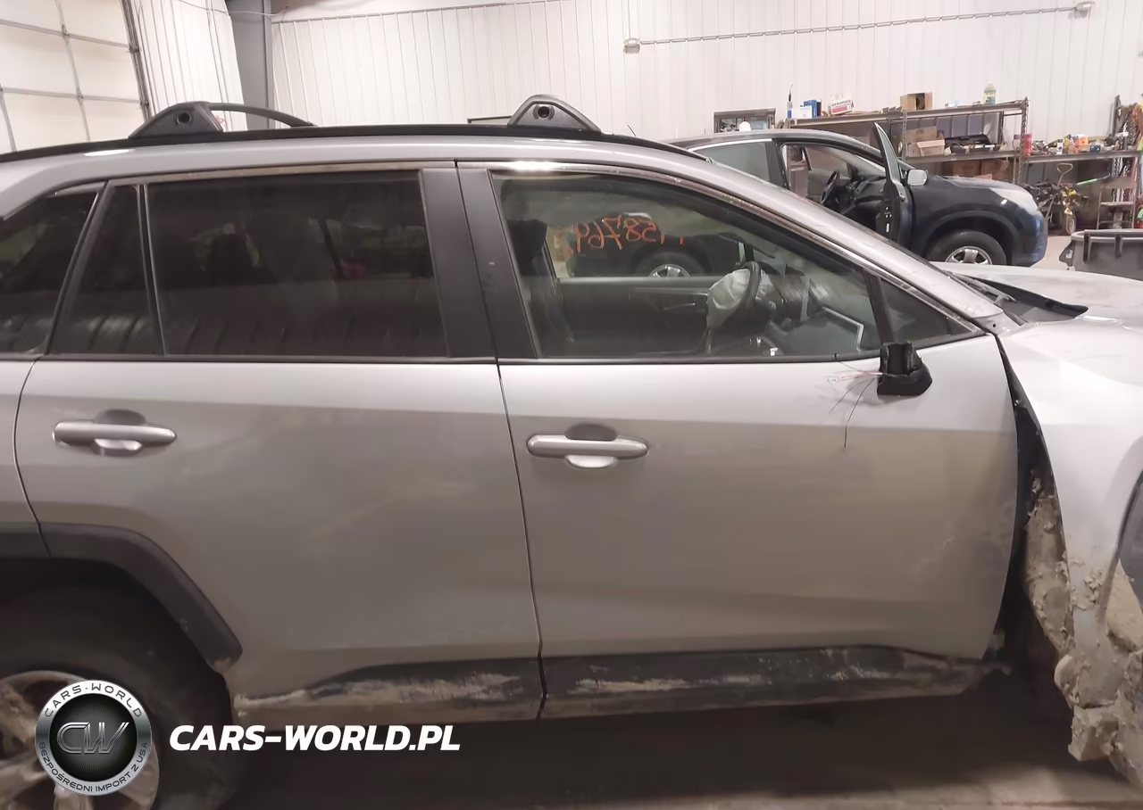 2025 Toyota Rav4 Xle VIN:2T3P1RFV1SW599718 - 13