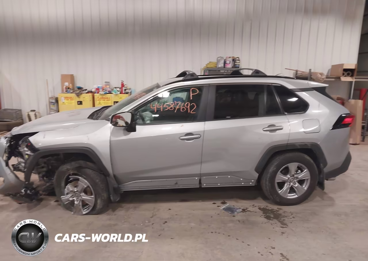 2025 Toyota Rav4 Xle VIN:2T3P1RFV1SW599718 - 14