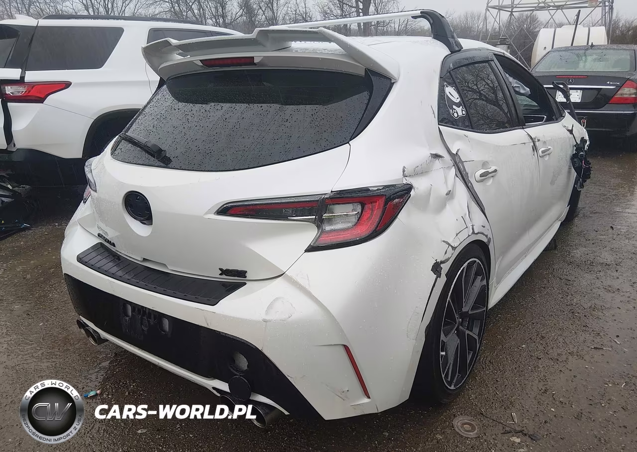 2019 Toyota Corolla Xse VIN:JTNK4RBE5K3057625 - 4