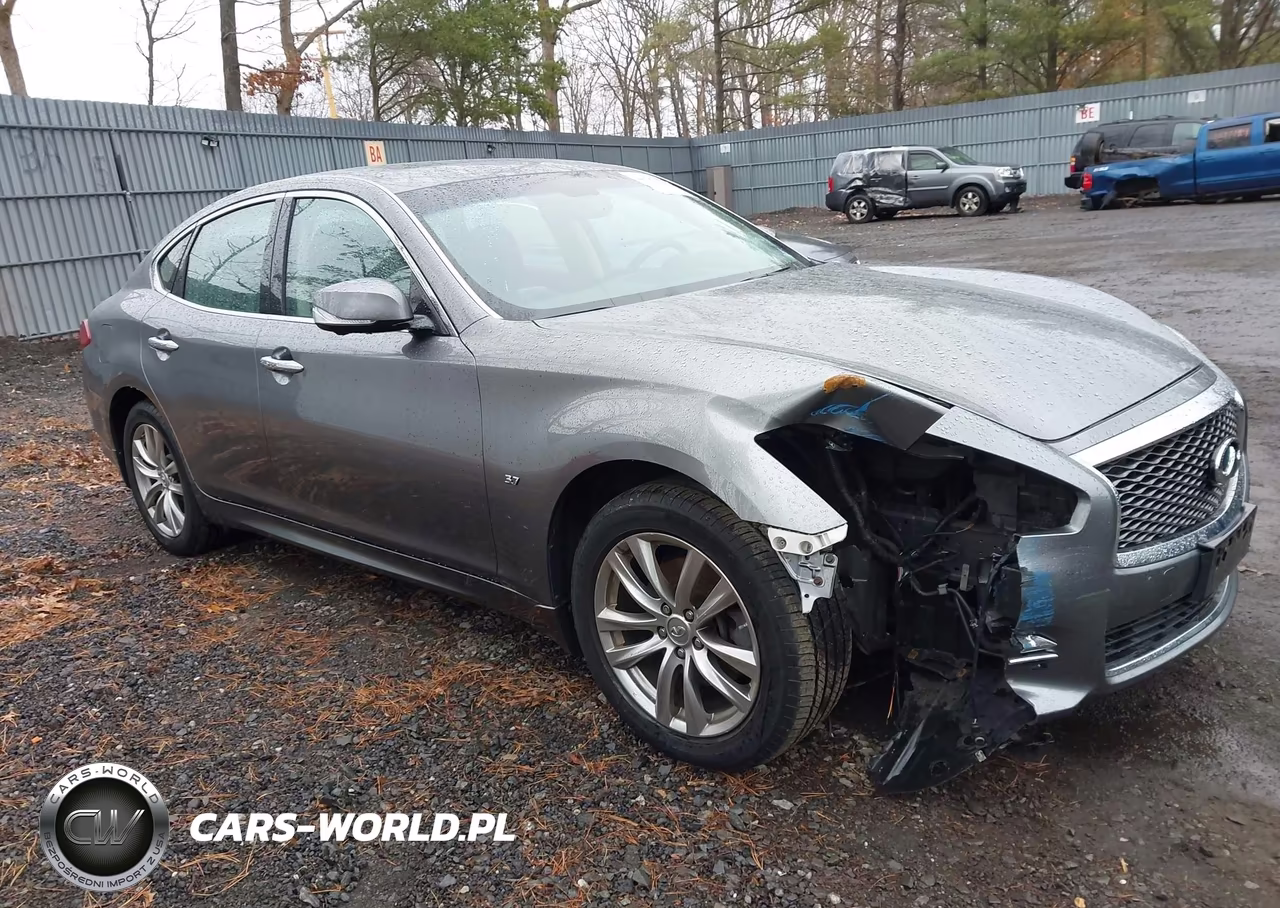 2018 Infiniti Q70 3.7X Luxe