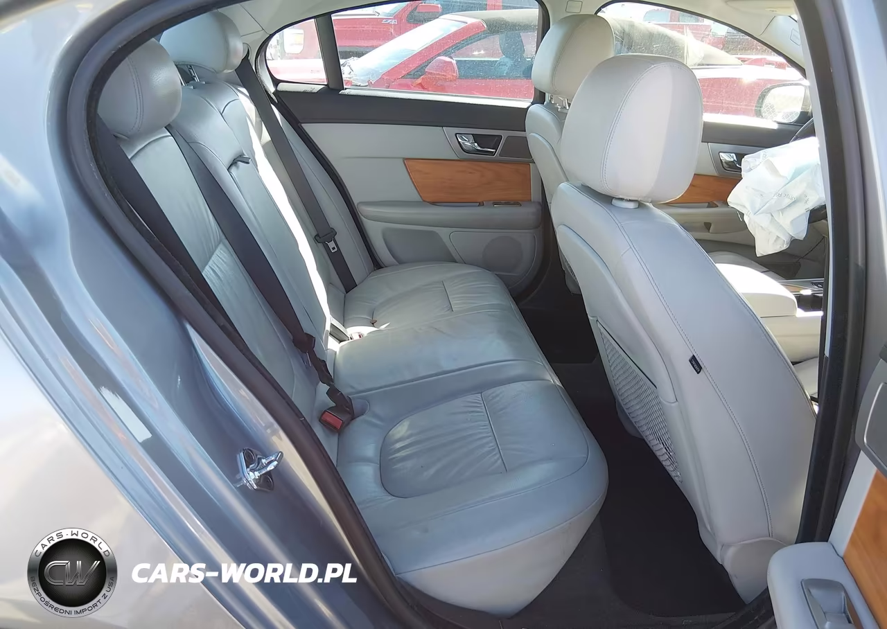 2009 Jaguar Xf Luxury VIN:SAJWA05B49HR43767 - 8