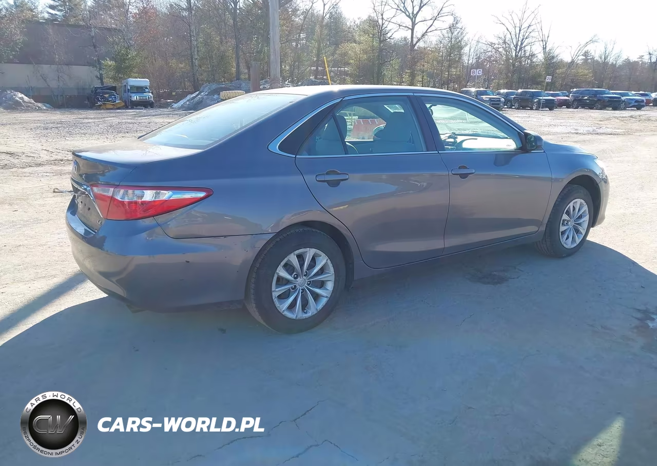 2017 Toyota Camry Le VIN:4T1BF1FK0HU294568 - 4