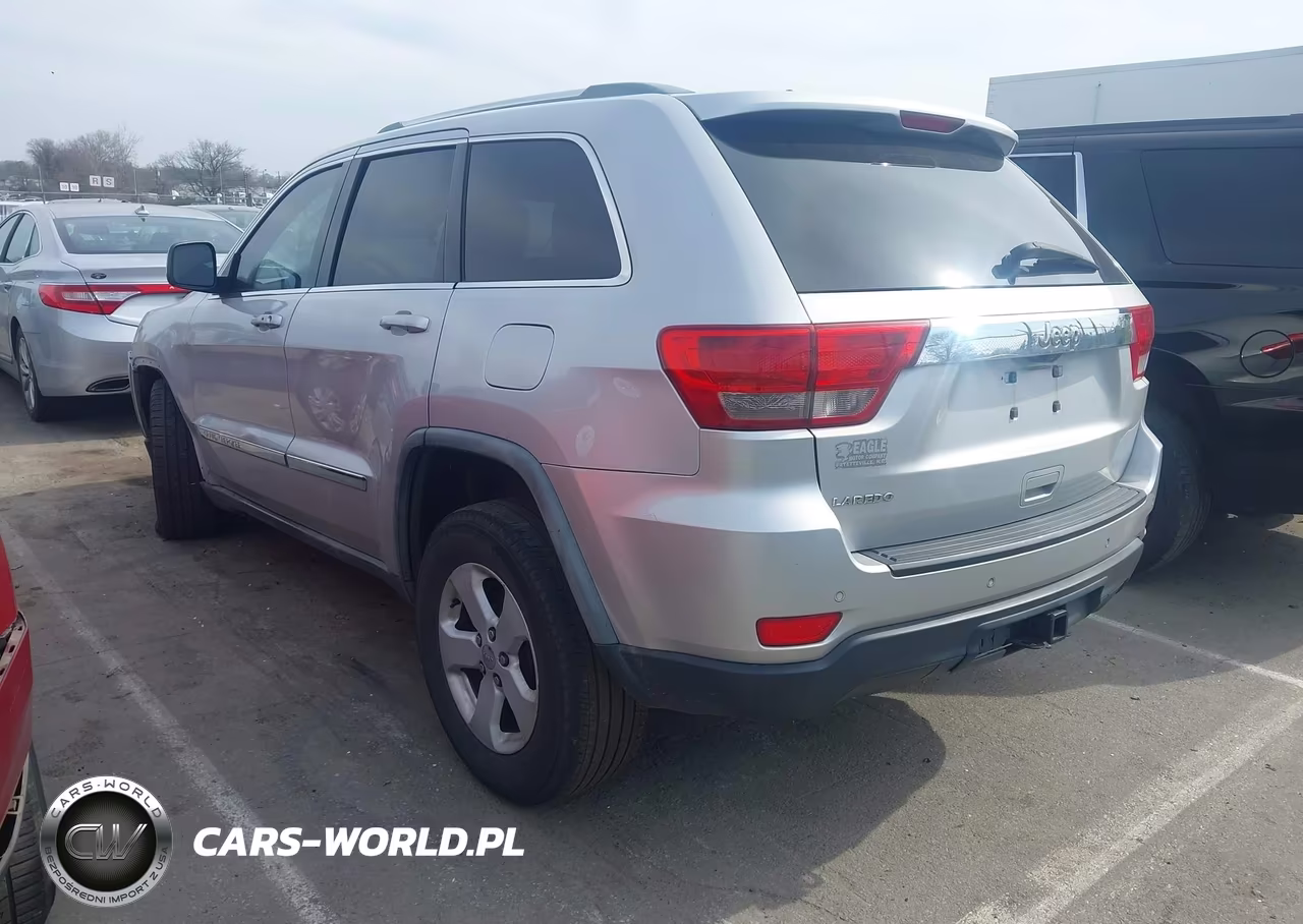 2011 Jeep Grand Cherokee Laredo VIN:1J4RS4GG5BC745754 - 3