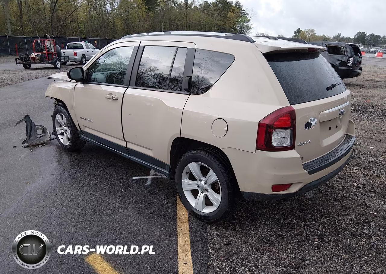 2017 Jeep Compass Sport 4X4 VIN:1C4NJDBB2HD154433 - 3