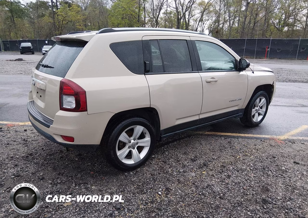 2017 Jeep Compass Sport 4X4 VIN:1C4NJDBB2HD154433 - 4