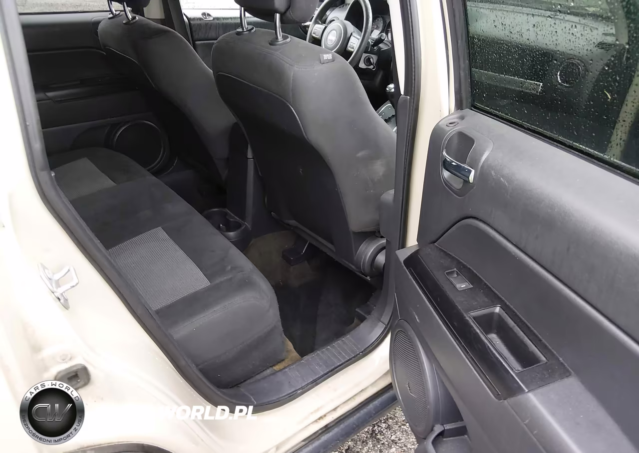 2017 Jeep Compass Sport 4X4 VIN:1C4NJDBB2HD154433 - 8