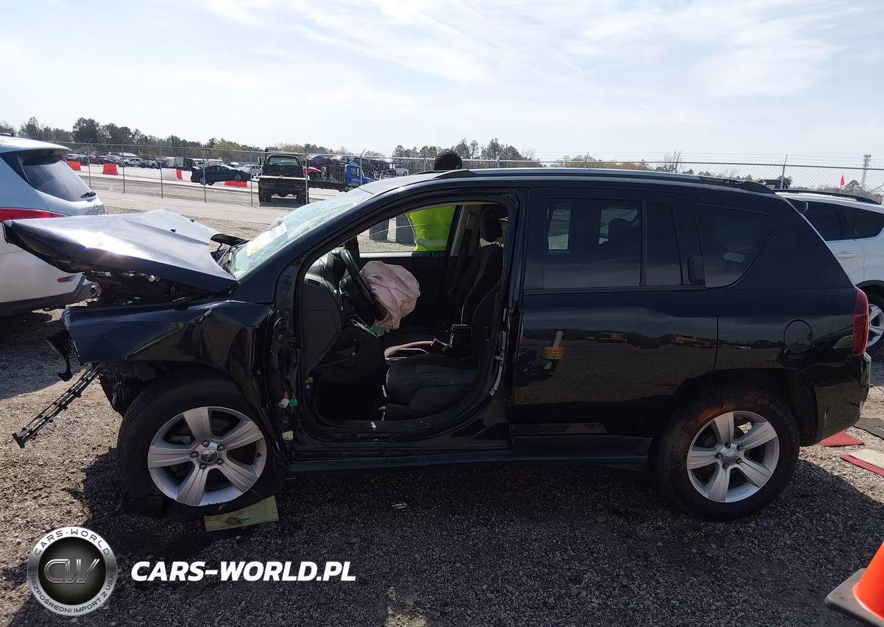 2015 Jeep Compass Sport VIN:1C4NJCBA0FD372854 - 15