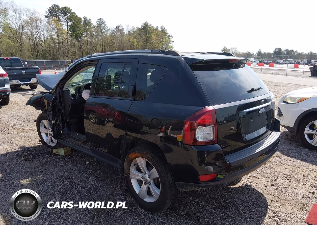 2015 Jeep Compass Sport VIN:1C4NJCBA0FD372854 - 3