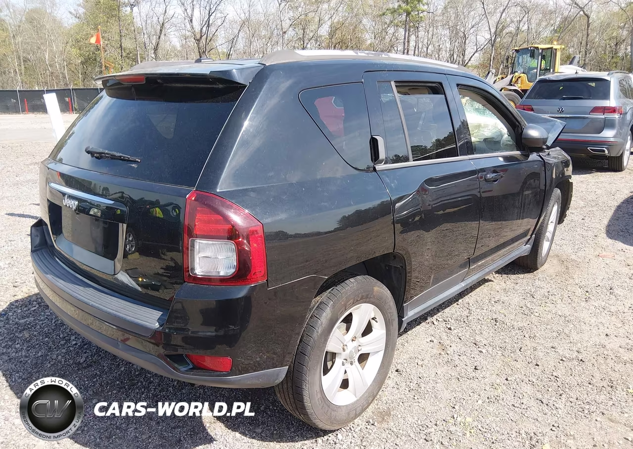 2015 Jeep Compass Sport VIN:1C4NJCBA0FD372854 - 4