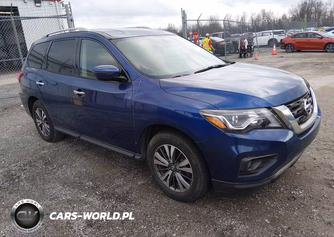 2017 Nissan Pathfinder Sv