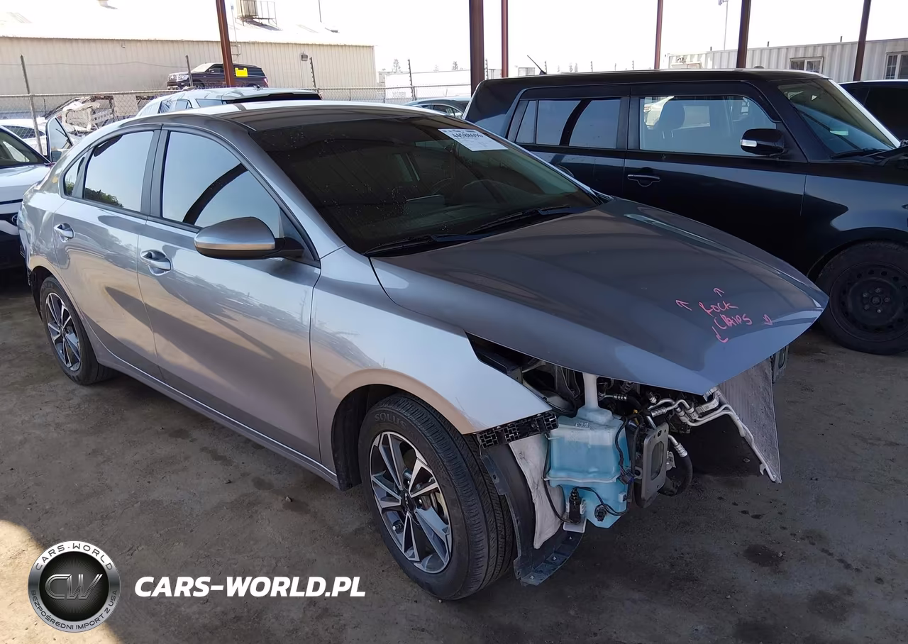 2024 Kia Forte Lxs – zdjęcie 1 z 17