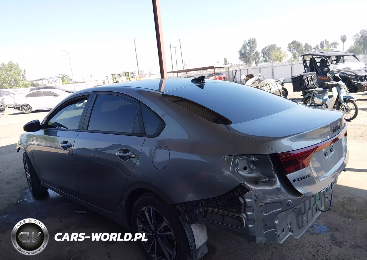 2024 Kia Forte Lxs VIN:3KPF24AD7RE725757 - 15