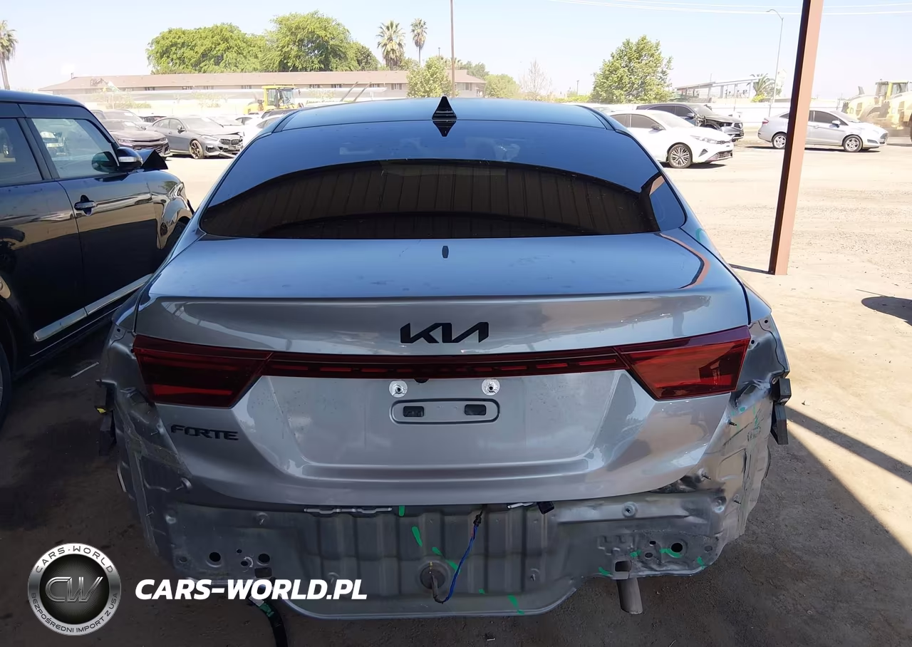 2024 Kia Forte Lxs VIN:3KPF24AD7RE725757 - 17