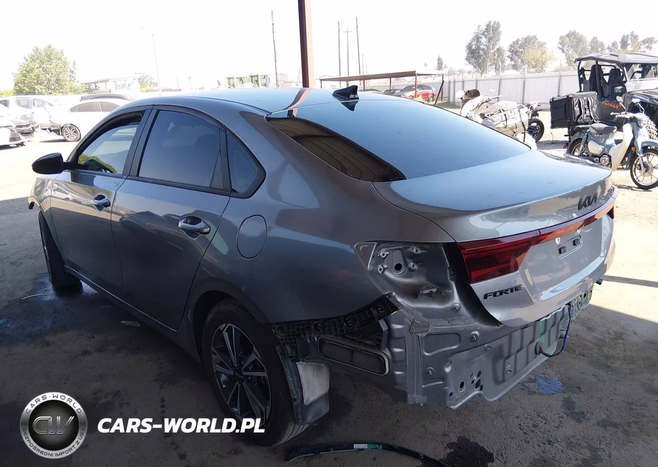 2024 Kia Forte Lxs VIN:3KPF24AD7RE725757 - 3