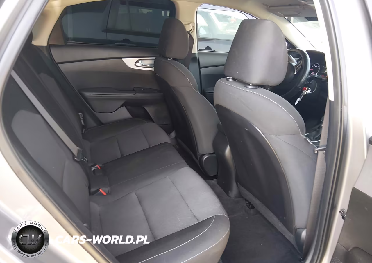 2024 Kia Forte Lxs VIN:3KPF24AD7RE725757 - 8