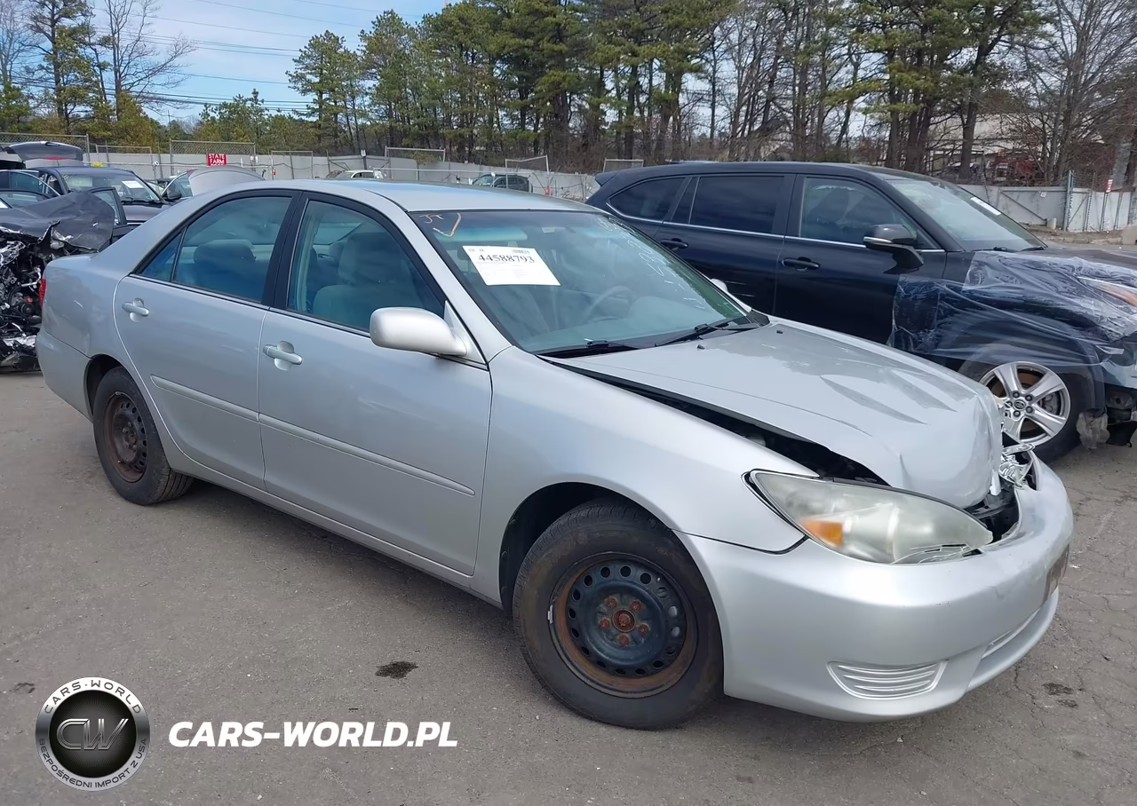 2005 Toyota Camry Le – zdjęcie 1 z 16