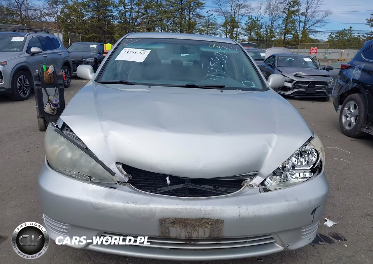 2005 Toyota Camry Le VIN:4T1BE32K25U623545 - 12