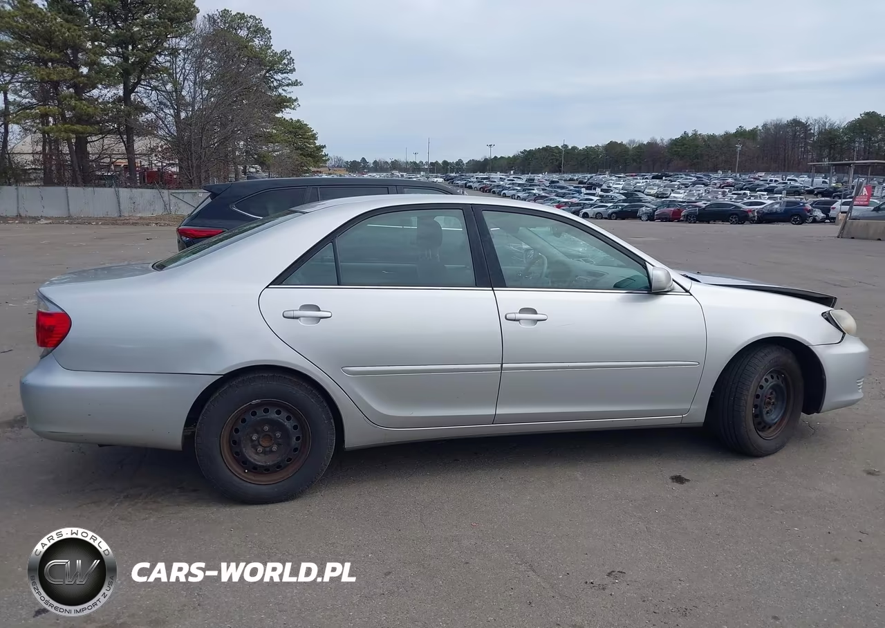 2005 Toyota Camry Le VIN:4T1BE32K25U623545 - 13