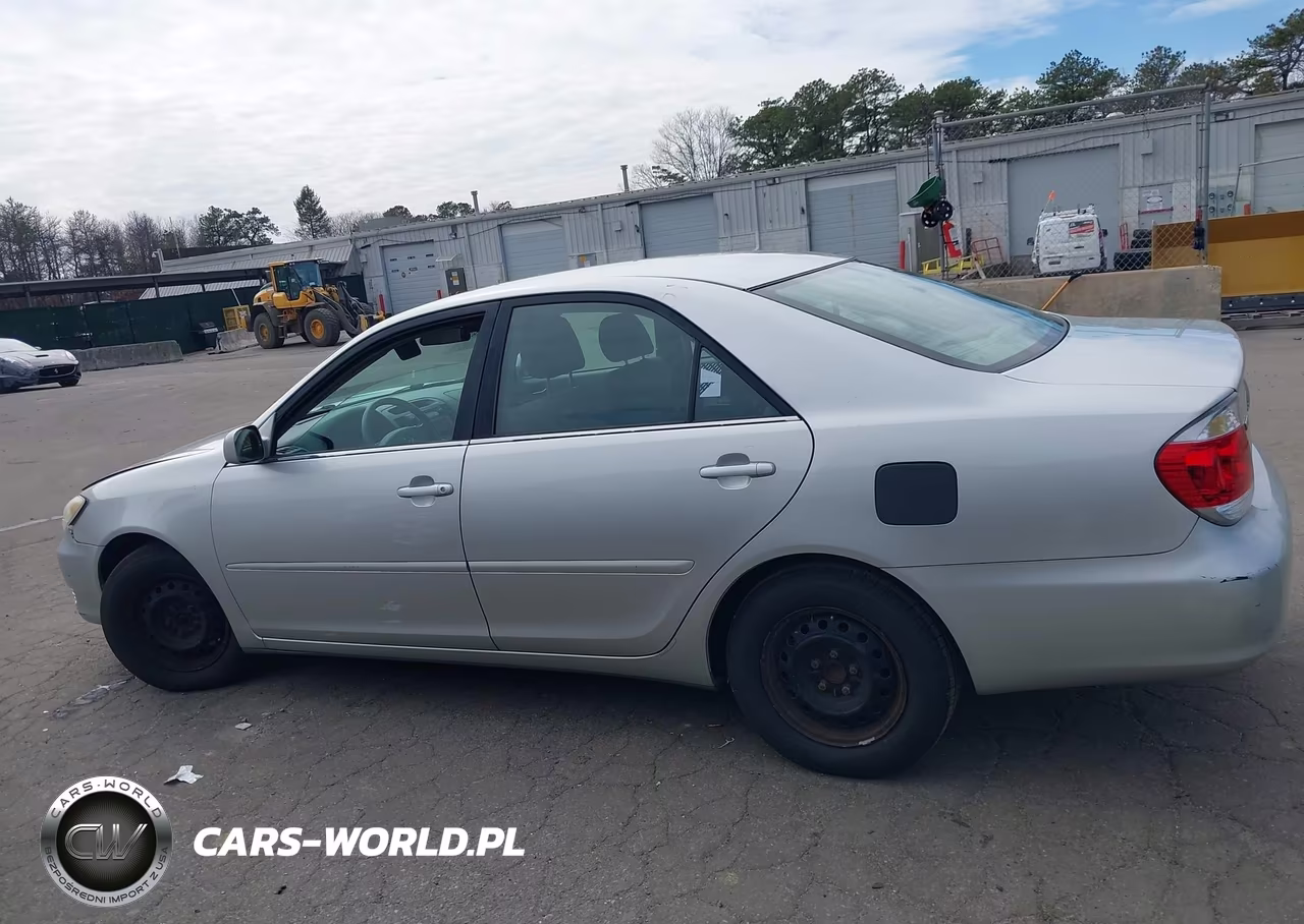 2005 Toyota Camry Le VIN:4T1BE32K25U623545 - 14