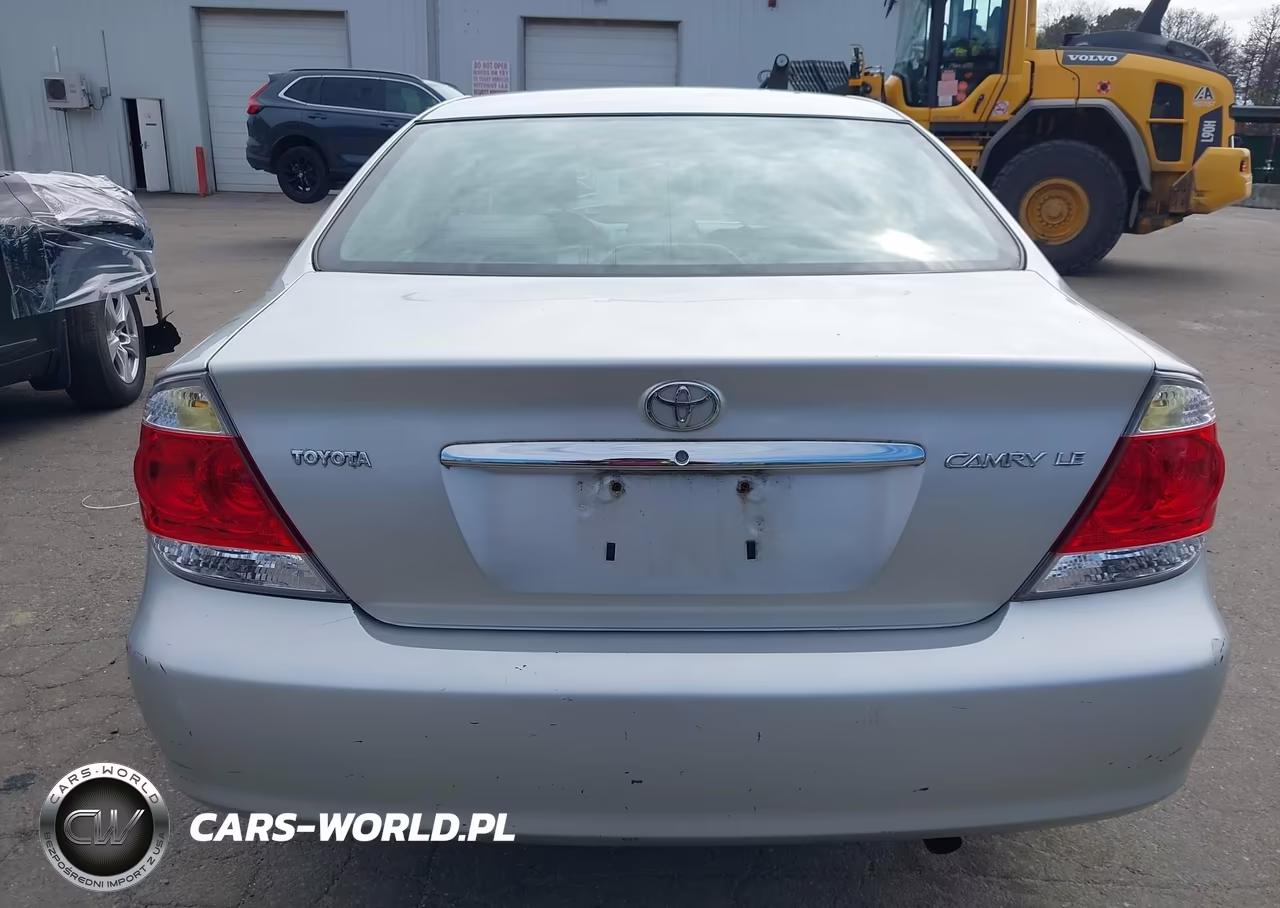 2005 Toyota Camry Le VIN:4T1BE32K25U623545 - 16