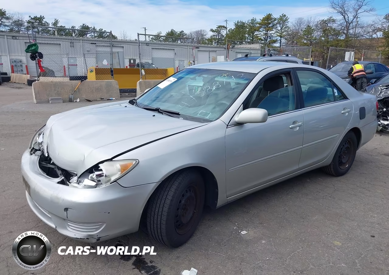 2005 Toyota Camry Le VIN:4T1BE32K25U623545 - 2