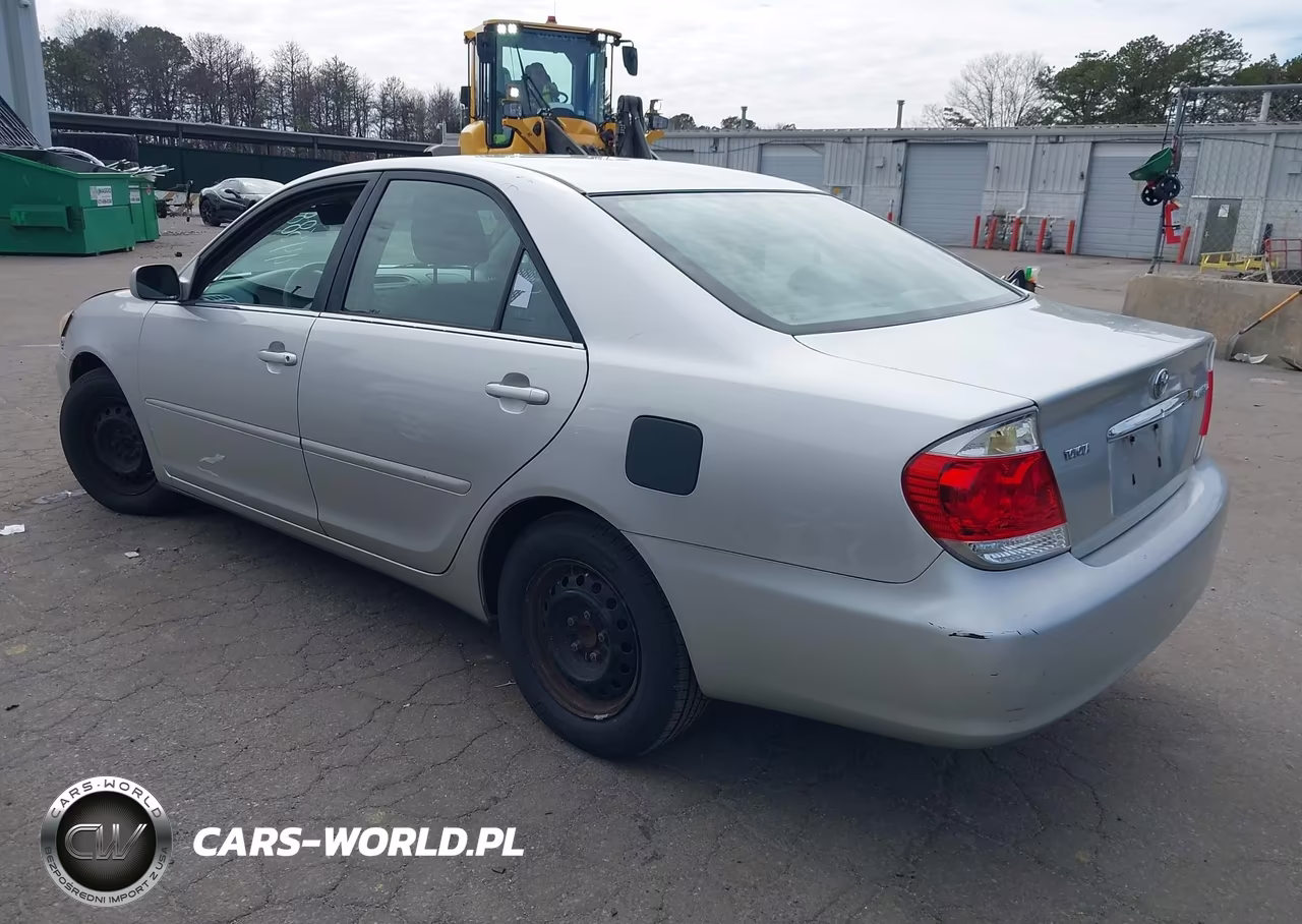 2005 Toyota Camry Le VIN:4T1BE32K25U623545 - 3