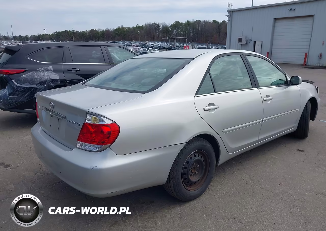 2005 Toyota Camry Le VIN:4T1BE32K25U623545 - 4