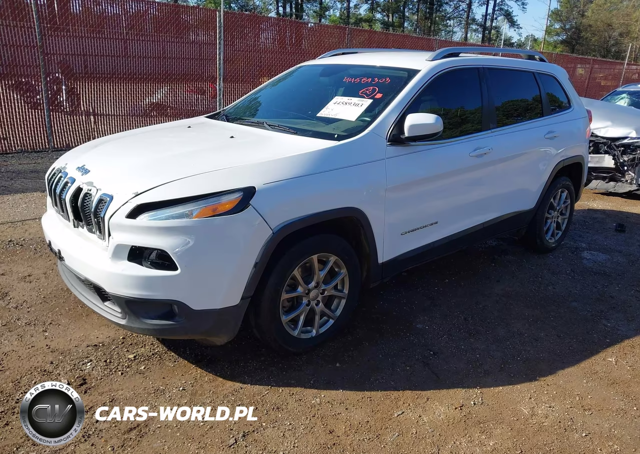 2018 Jeep Cherokee Latitude Plus Fwd VIN:1C4PJLLB8JD622656 - 2