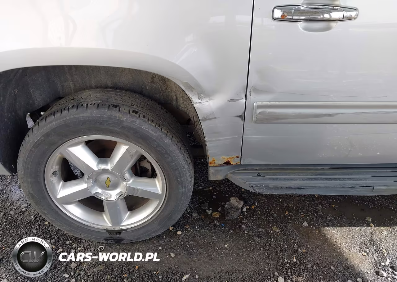 2013 Chevrolet Suburban 1500 Lt VIN:1GNSKJE78DR361399 - 18