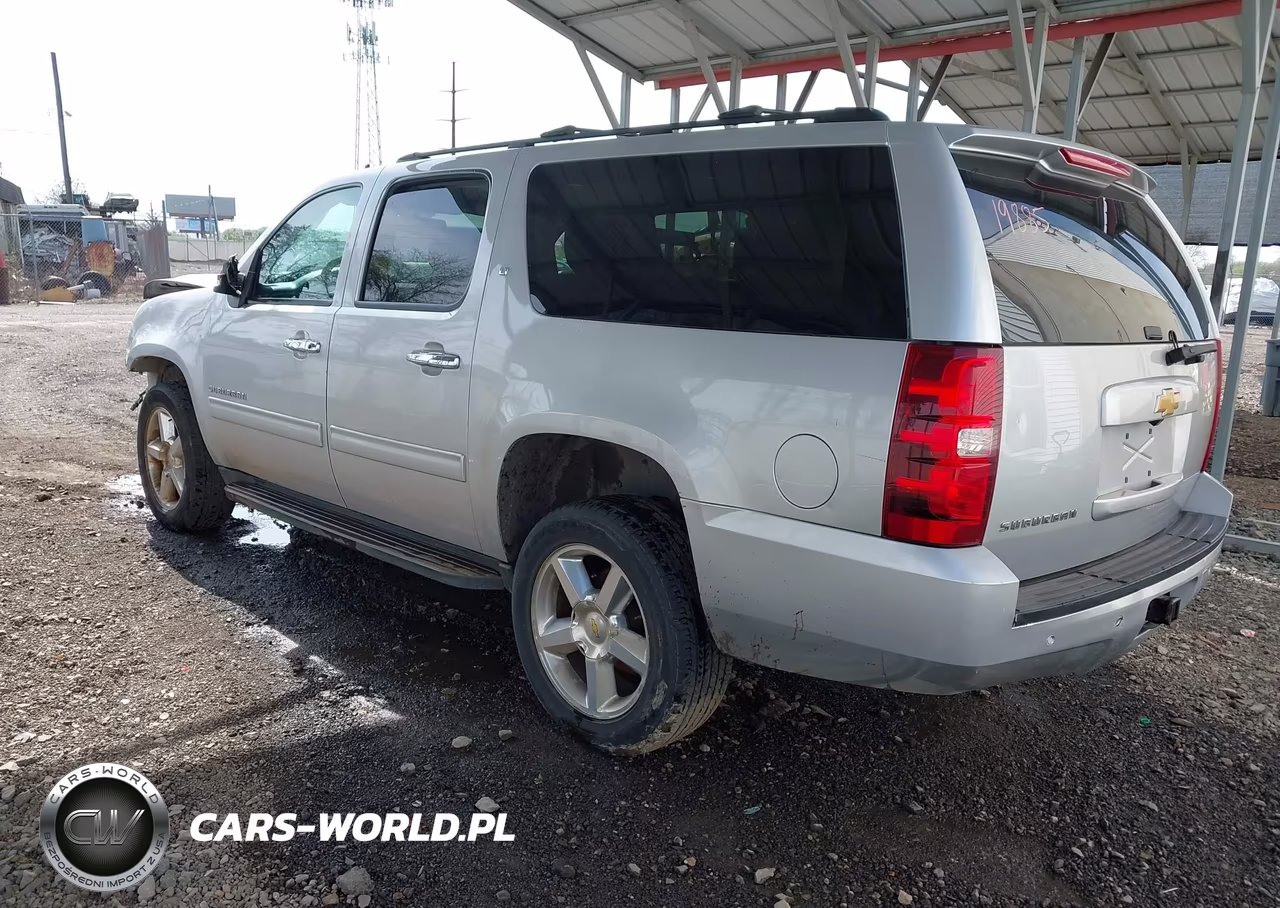 2013 Chevrolet Suburban 1500 Lt VIN:1GNSKJE78DR361399 - 3