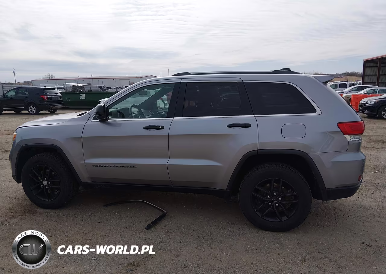2018 Jeep Grand Cherokee Laredo E 4X4 VIN:1C4RJFAG2JC507484 - 14