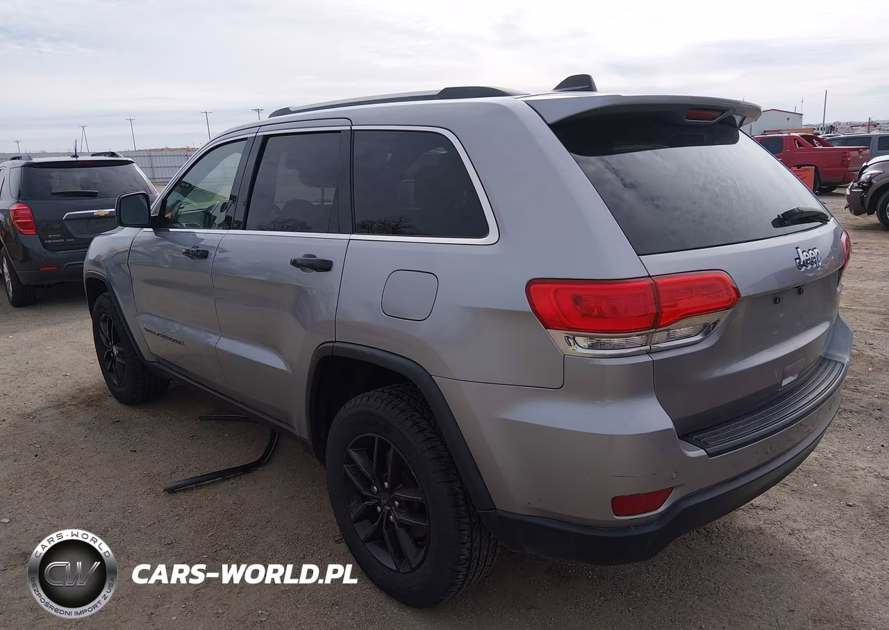 2018 Jeep Grand Cherokee Laredo E 4X4 VIN:1C4RJFAG2JC507484 - 3