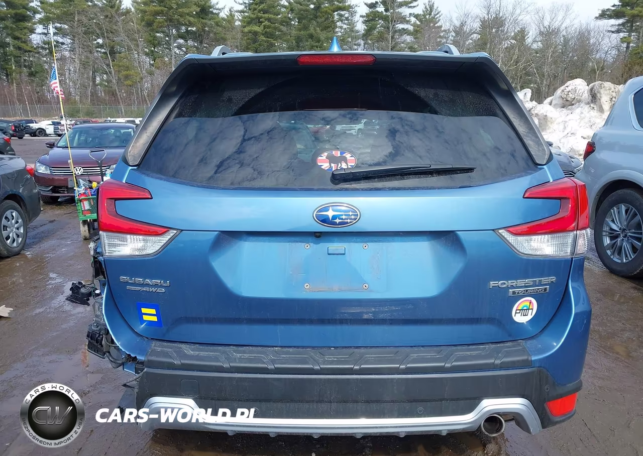 2022 Subaru Forester Touring VIN:JF2SKARC9NH432330 - 17