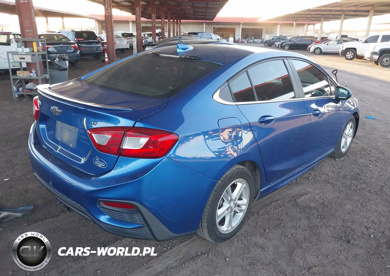 2018 Chevrolet Cruze Lt Auto VIN:1G1BE5SM2J7128197 - 4