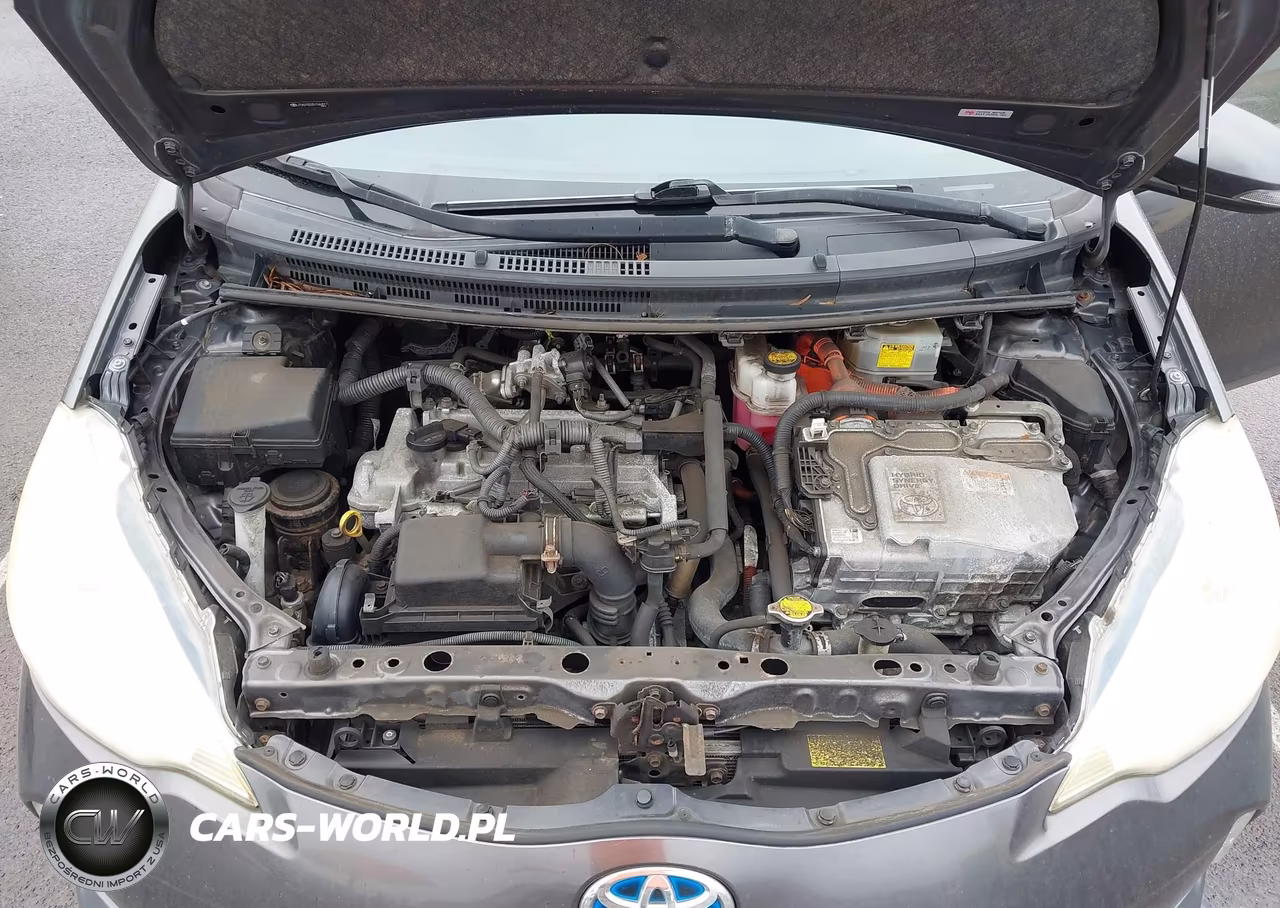 2013 Toyota Prius C Four-One-Three-Two VIN:JTDKDTB33D1546877 - 10
