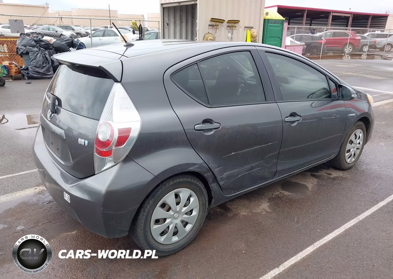 2013 Toyota Prius C Four-One-Three-Two VIN:JTDKDTB33D1546877 - 4