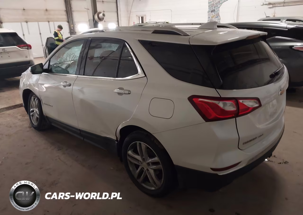 2018 Chevrolet Equinox Premier VIN:2GNAXWEXXJ6156006 - 3