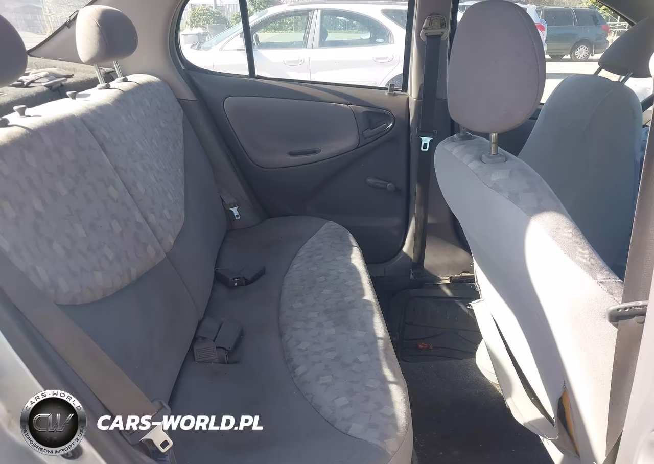 2000 Toyota Echo VIN:JTDBT1236Y0098220 - 8